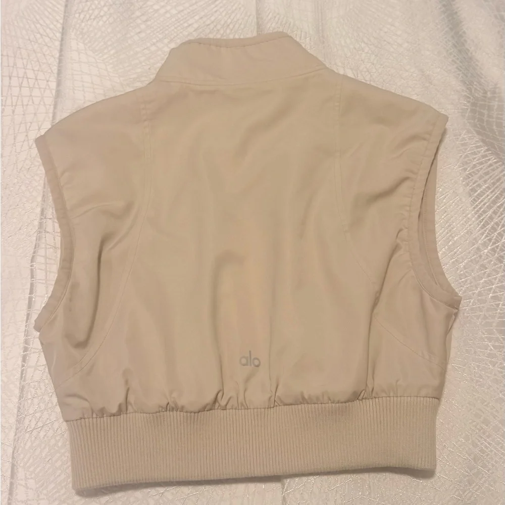 ALO Yoga sleeveless bomber